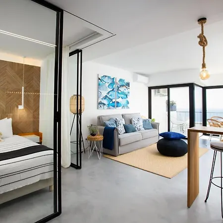 Apartment Cliff By Saudade