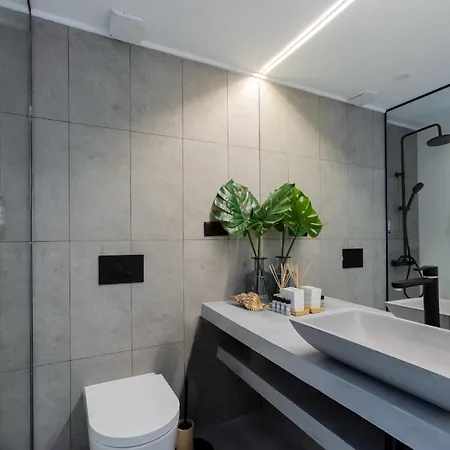 Apartment Cliff By Saudade *